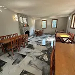 Kukaj 招待所 瓦勒博内