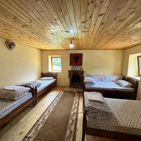 Hostel Kukaj فالبني