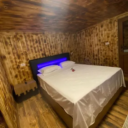 Hostel Kukaj * فالبني