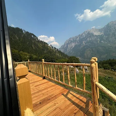 Hostel Kukaj *