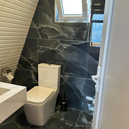 Hostel Kukaj فالبني