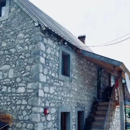 Hostel Kukaj فالبني